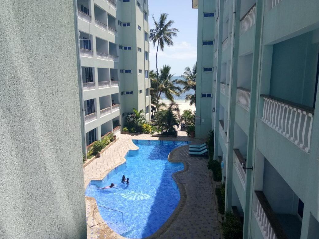 Mombasa Vacations Lux Beach Apartment A19 Exterior photo